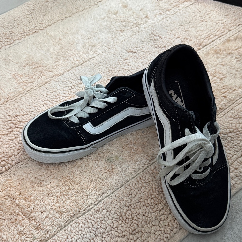 Vans Black and White Women's Sneakers - Picture 4 of 6